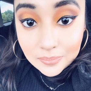 Meet your Posher, Gladis